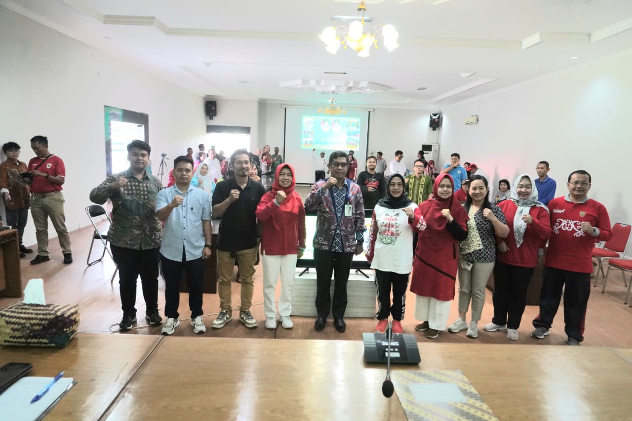 Kepala Diskominfosantik Prov. Kalteng Agus Siswadi hadiri Launching Website DTPHP