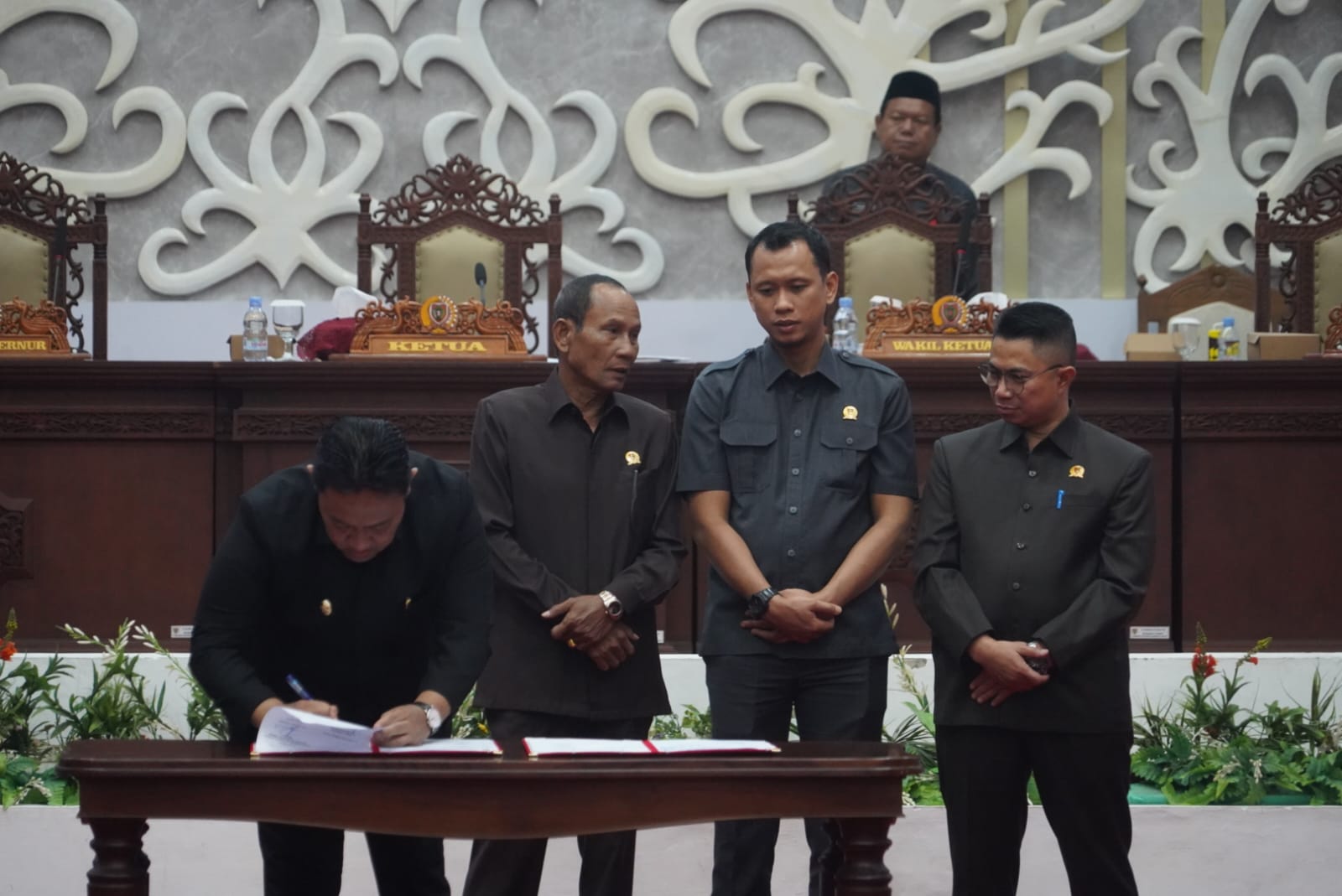 Wagub Kalteng Edy Pratowo Hadiri Rapat Paripurna Ke-8 Tahun Sidang 2026