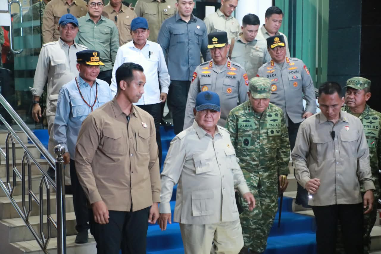 Gubernur Kalteng Agustiar Sabran Sambut Kedatangan Presiden Prabowo Subianto di Kalteng