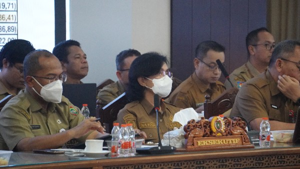Kepala Dinas TPHP Kalteng Rendy Lesmana Hadiri Rapat Badan Anggaran DPRD Kalteng
