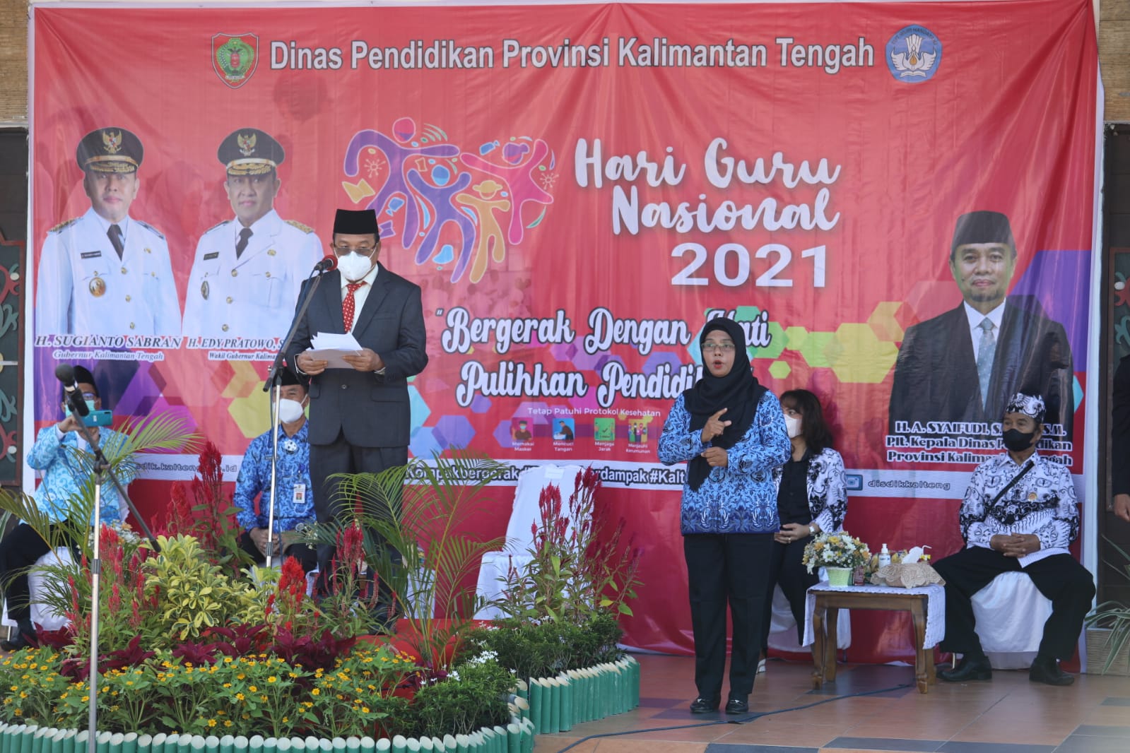 Upacara Peringatan Hari Guru Nasional Digelar Pemprov Kalteng 