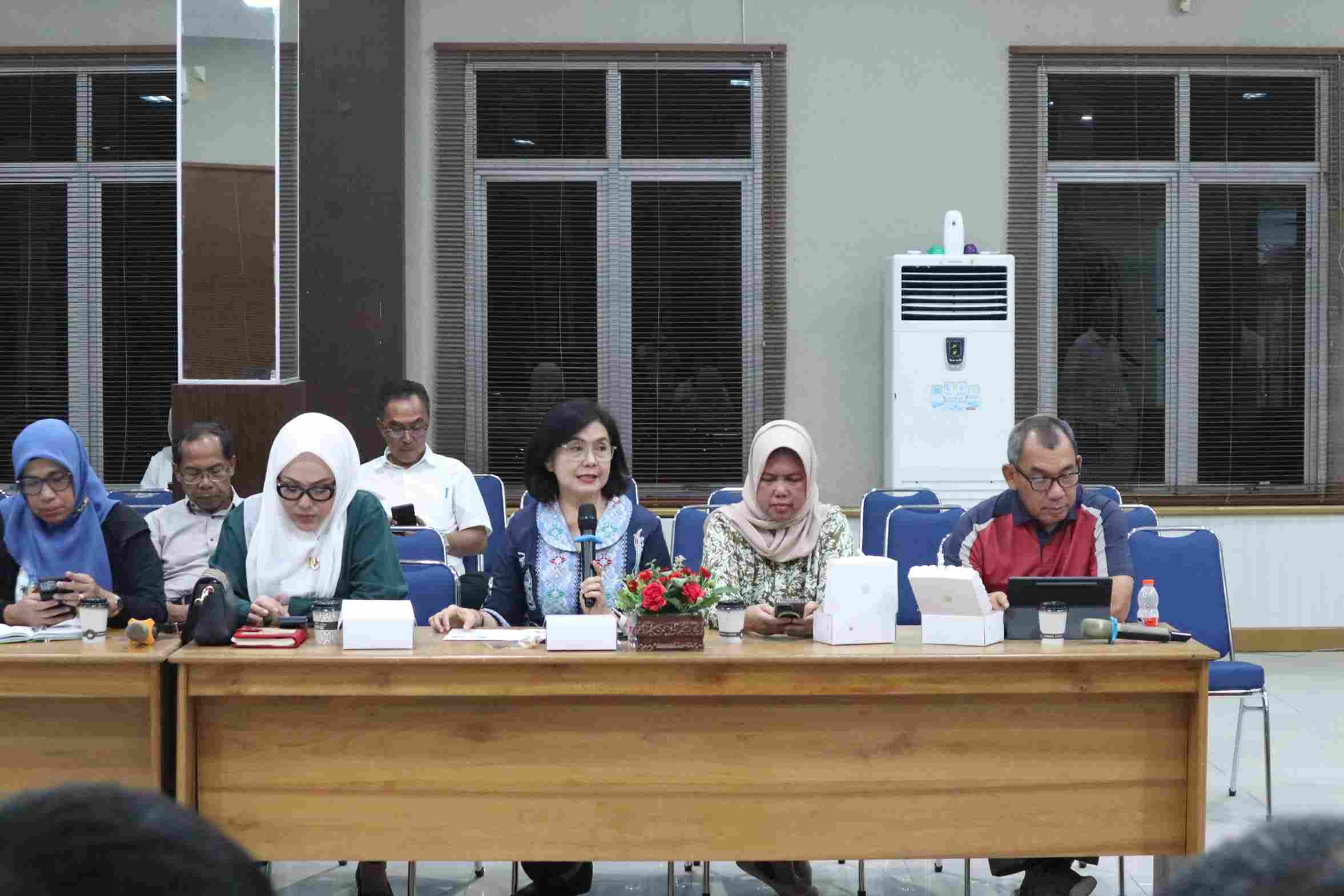 Kepala DP3APPKB Linae Victoria Aden Hadiri Dialog Bersama Camat, Lurah dan Ketua RT