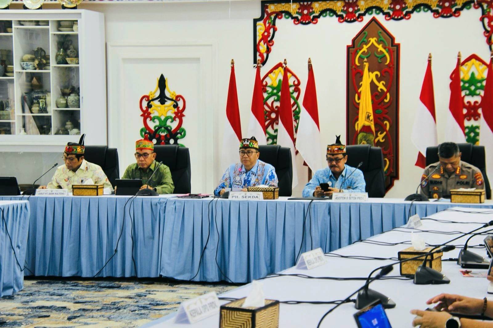 Plt Sekda Kalteng Leonard S. Ampung Pimpin Rakor Pendukung Program Kartu Huma Betang Sejahtera