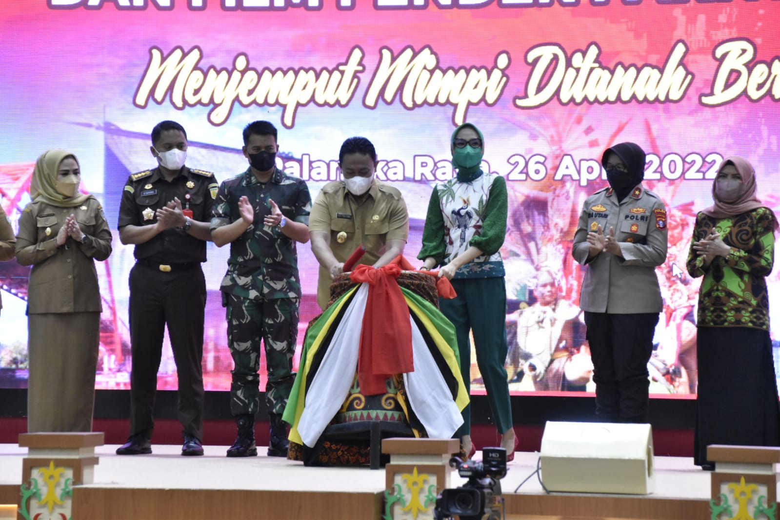 Ketua Dekranasda Prov. Kalteng Ivo Sugianto Sabran Launching E-Commerce Tokokaltengberkah.com