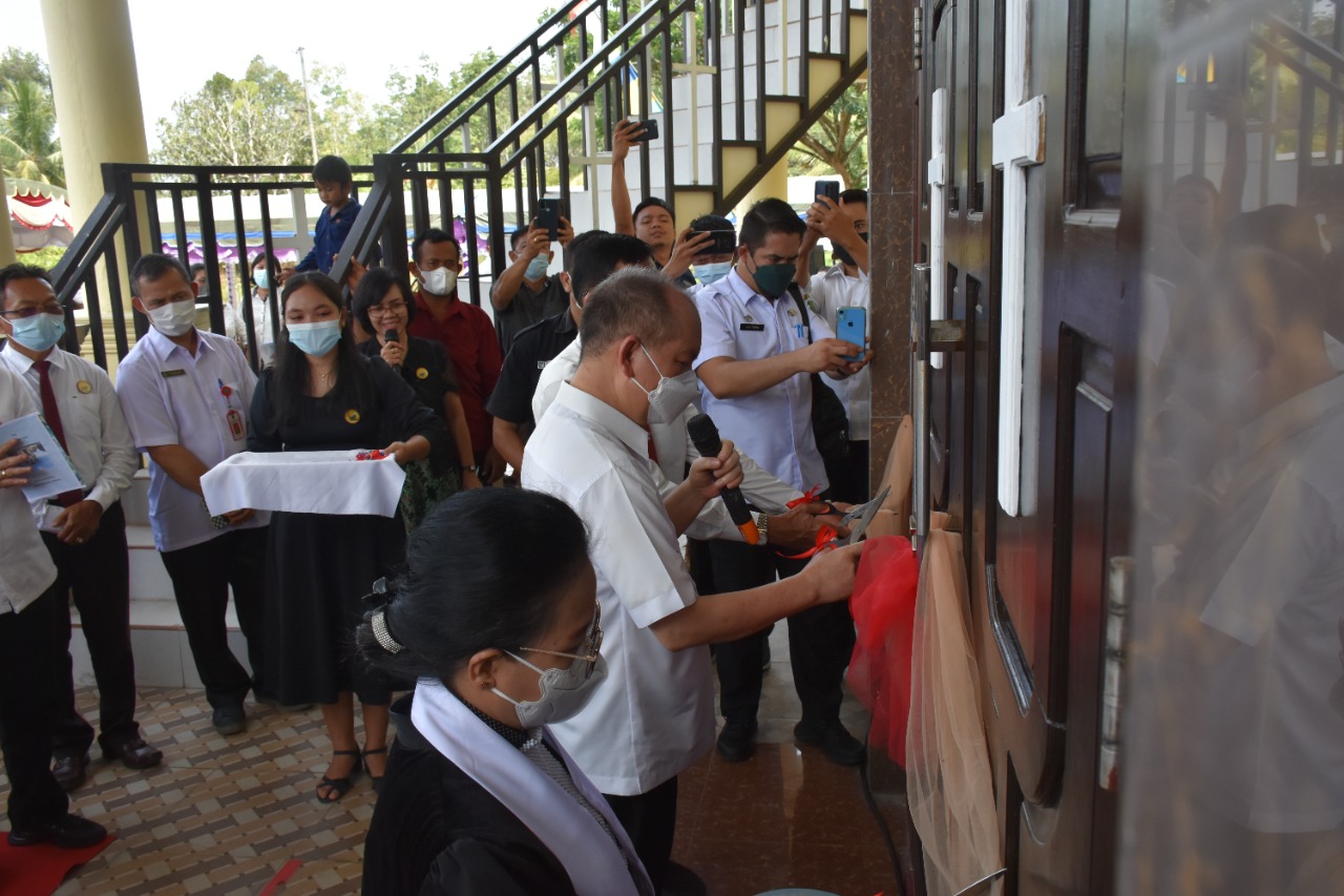 Bupati Kapuas Hadiri Kegiatan Pentahbisan Gereja GKE Sungei Pasah