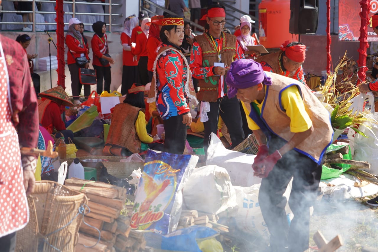 Lomba Malamang Hari Keempat Pada Festival Budaya Isen Mulang Tahun 2023