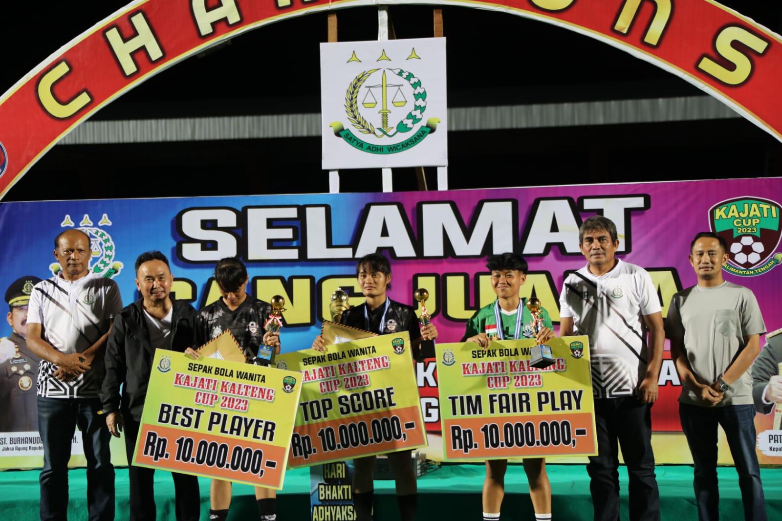 Gubernur Kalteng Sugianto Sabran Hadiri Penutupan Turnamen Terbuka Sepak Bola Wanita Kejati Kalteng Cup 2023