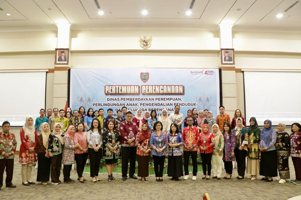 Kepala DP3APPKB Linae Victoria Aden Buka Pertemuan Perencanaan DP3APPKB Provinsi dan Kabupaten/Kota se-Kalteng