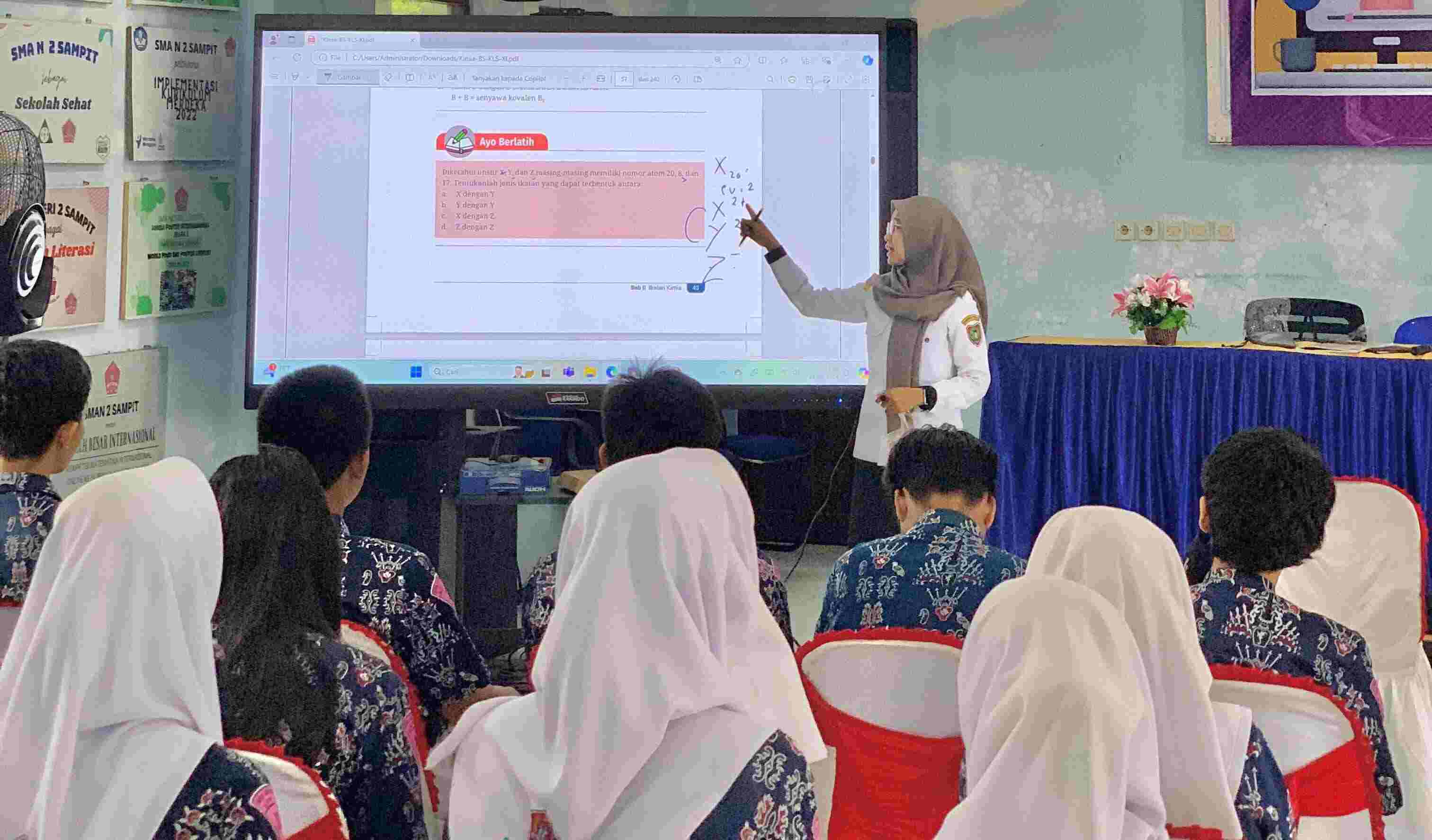 Disdik Prov. Kalteng Mendapatkan Sambutan Hangat dari Siswa dan Guru di Berbagai Sekolah