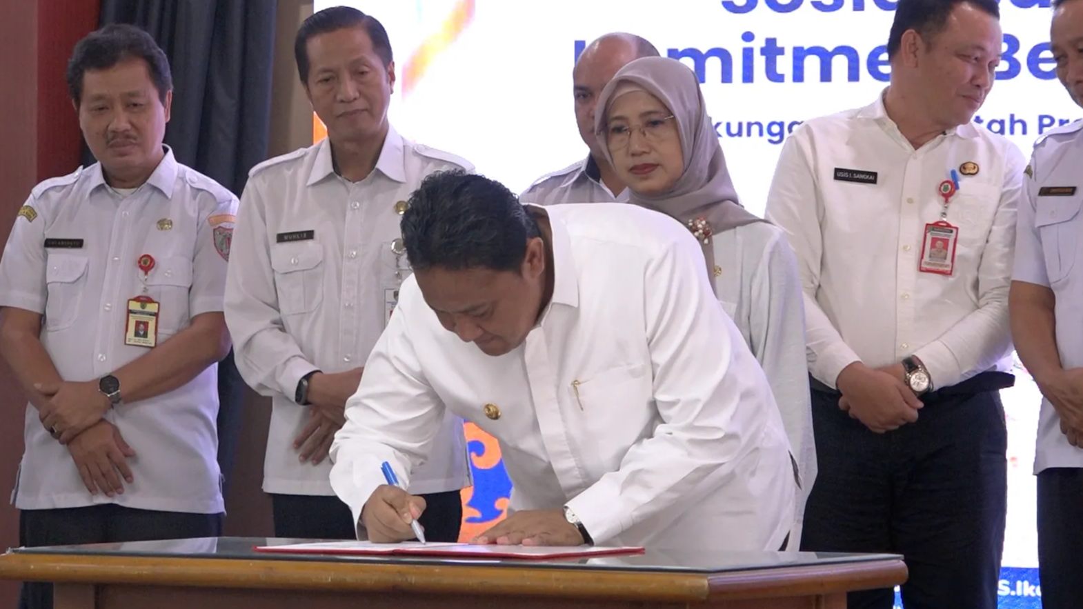 Wagub Kalteng Edy Pratowo Menandatangani Komitmen Bersama Penerapan ASN Corporate University