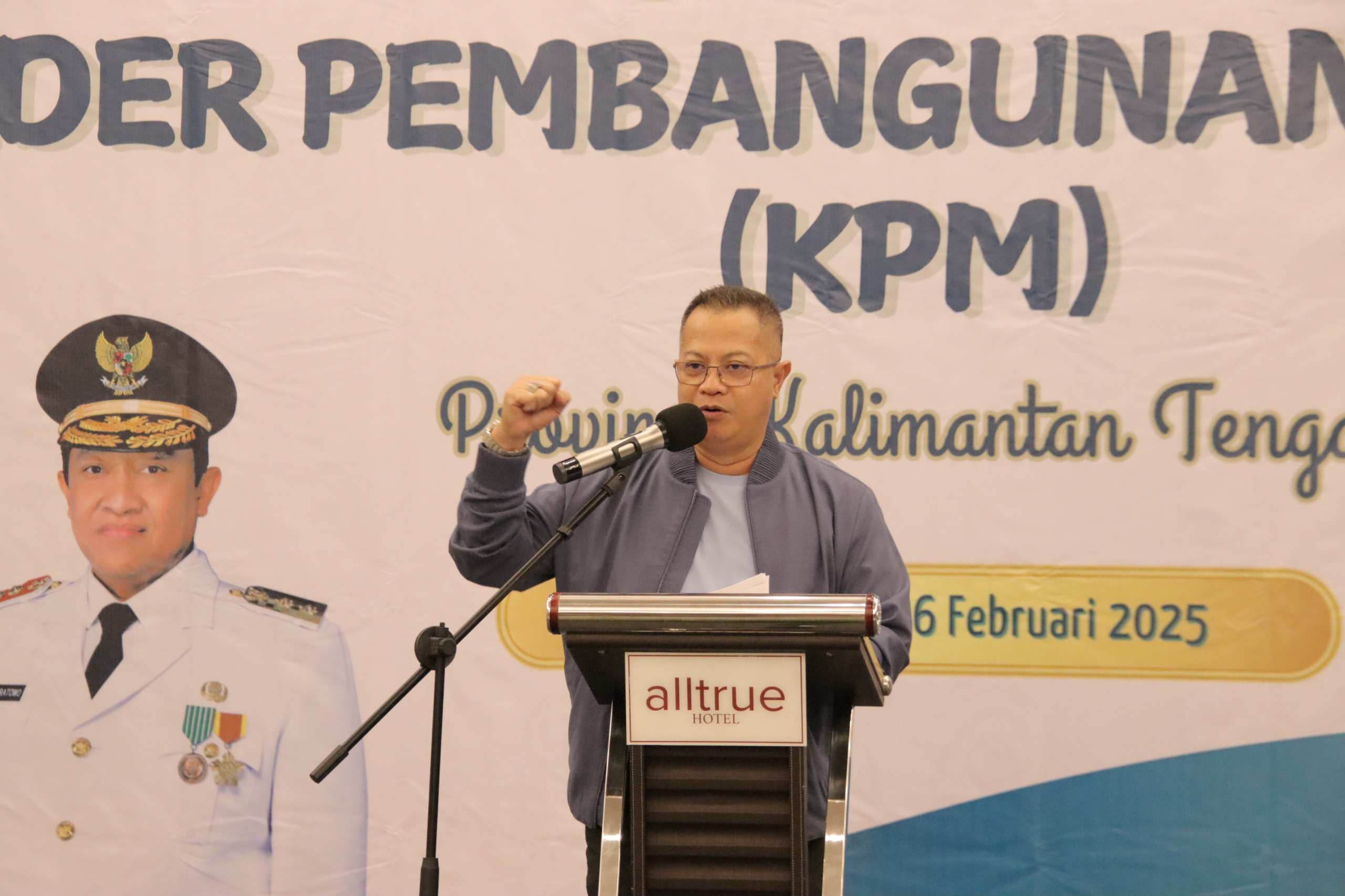 Kadis PMD Prov. Kalteng Aryawan resmi membuka kegiatan Peningkatan Kapasitas Kader Pembangunan Manusia (KPM) Tingkat Provinsi Kalteng