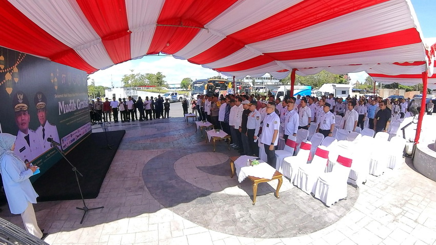 Kepala BAPPERIDA Prov. Kalteng Leonard S. Ampung Ikuti Kegiatan Pelepasan Mudik Gratis oleh Pemprov Kalteng Pada Masa Angkutan Lebaran tahun 2025/1446 H