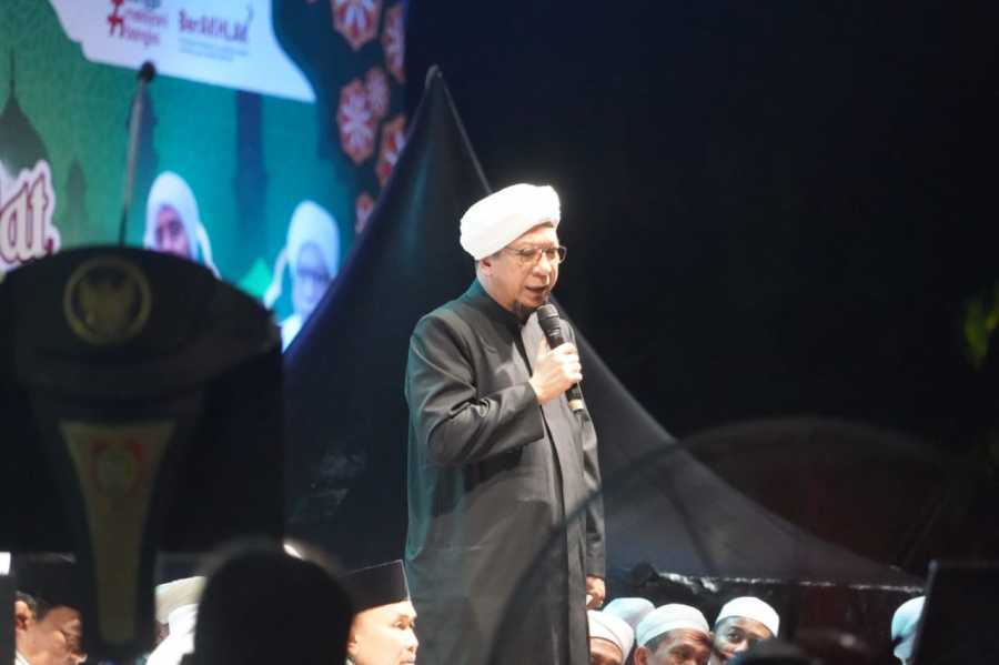 Pemprov Kalteng Gelar Kegiatan Kalteng Bersholawat Bersama Habib Syech bin Abdul Qodir Assegaf dan Al-Habib Quraisy bin Qasim Baharun