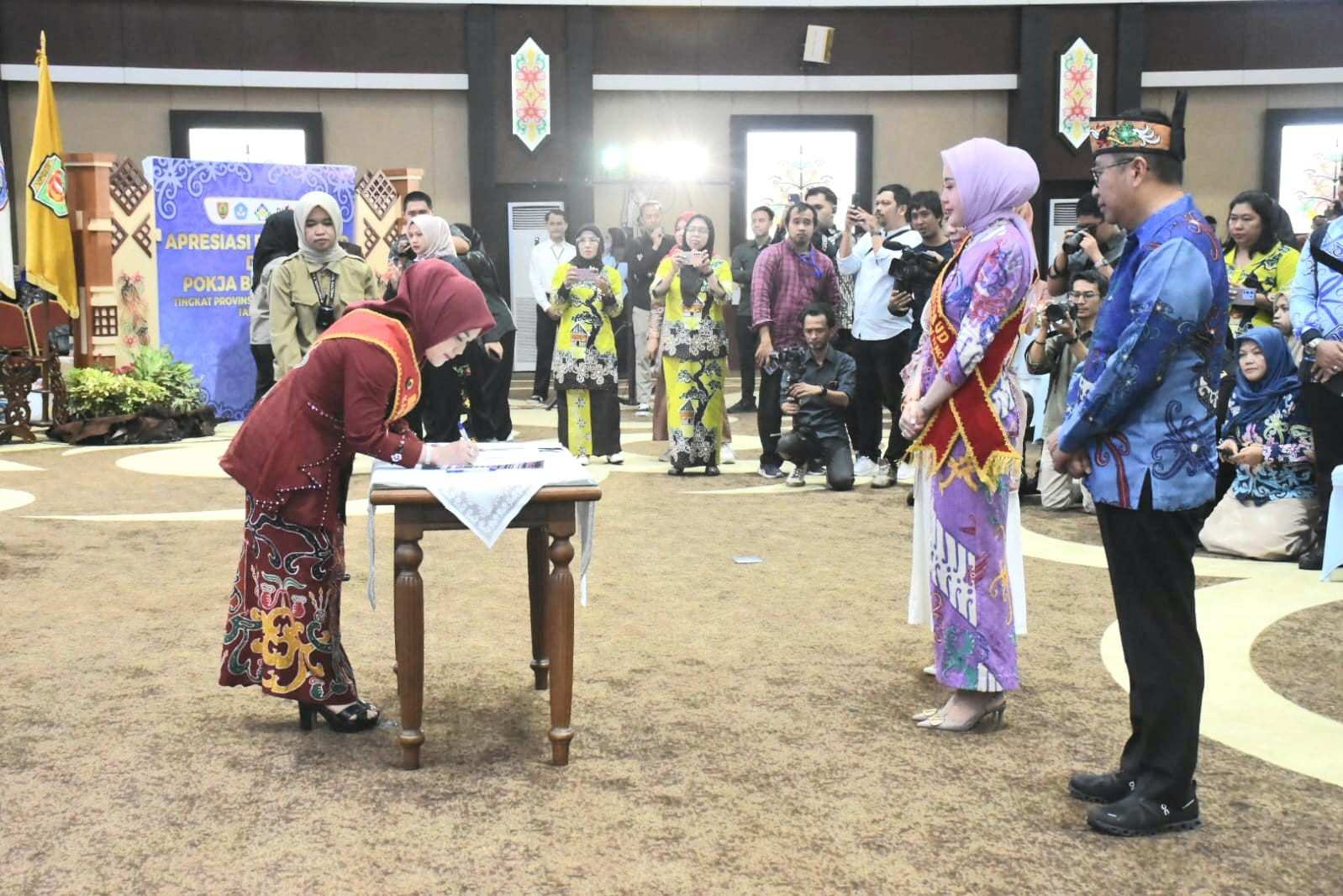 Plt. Sekda Prov. Kalteng Leonard S. Ampung Buka Apresiasi Bunda PAUD Tingkat Provinsi Kalteng
