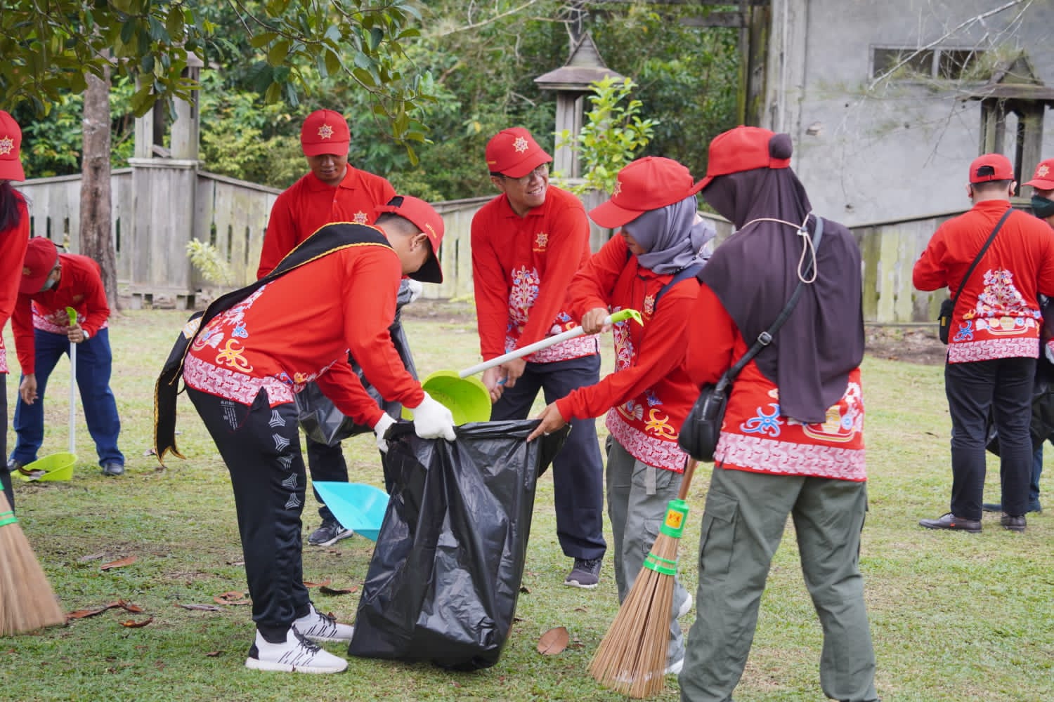 Gerakan Aksi Sapta Pesona Di Kabupaten Kotawaringin Barat Diikuti Oleh 100 Peserta