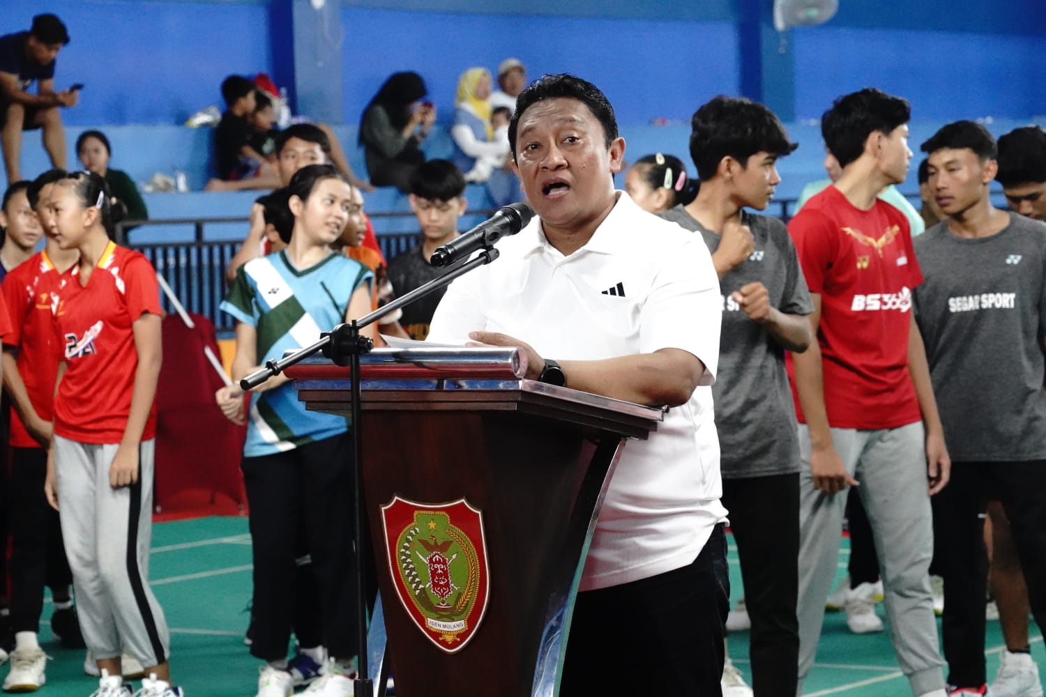 Wagub Kalteng Edy Pratowo Resmi Tutup Kejuaraan Bulu Tangkis Gubernur Kalteng Open Tahun 2023