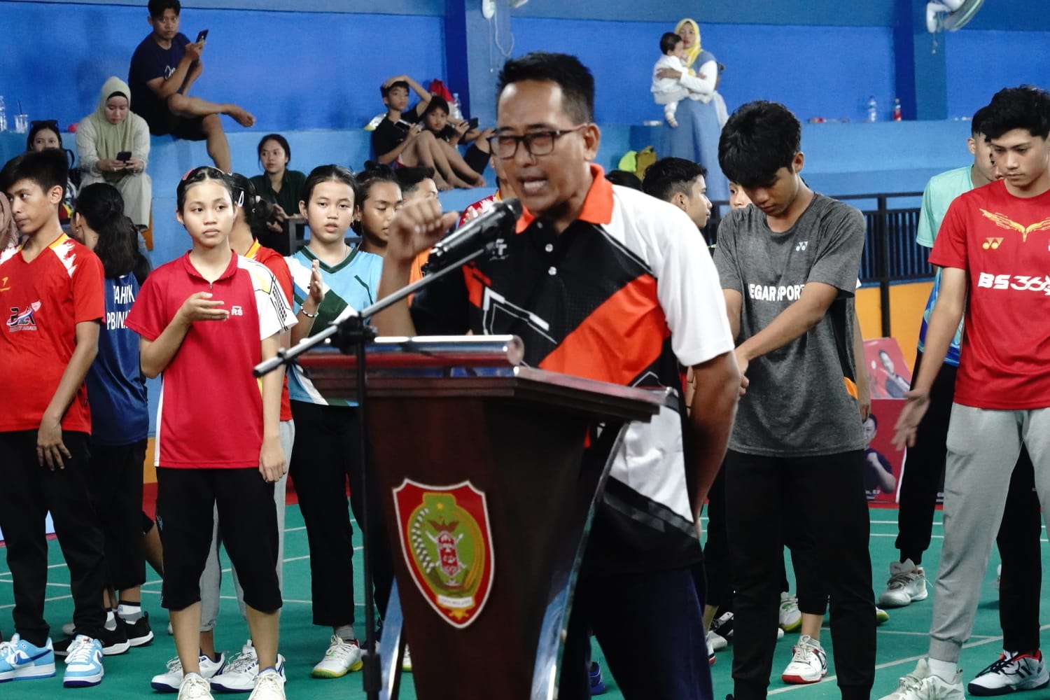 Wagub Kalteng Edy Pratowo Resmi Tutup Kejuaraan Bulu Tangkis Gubernur Kalteng Open Tahun 2023