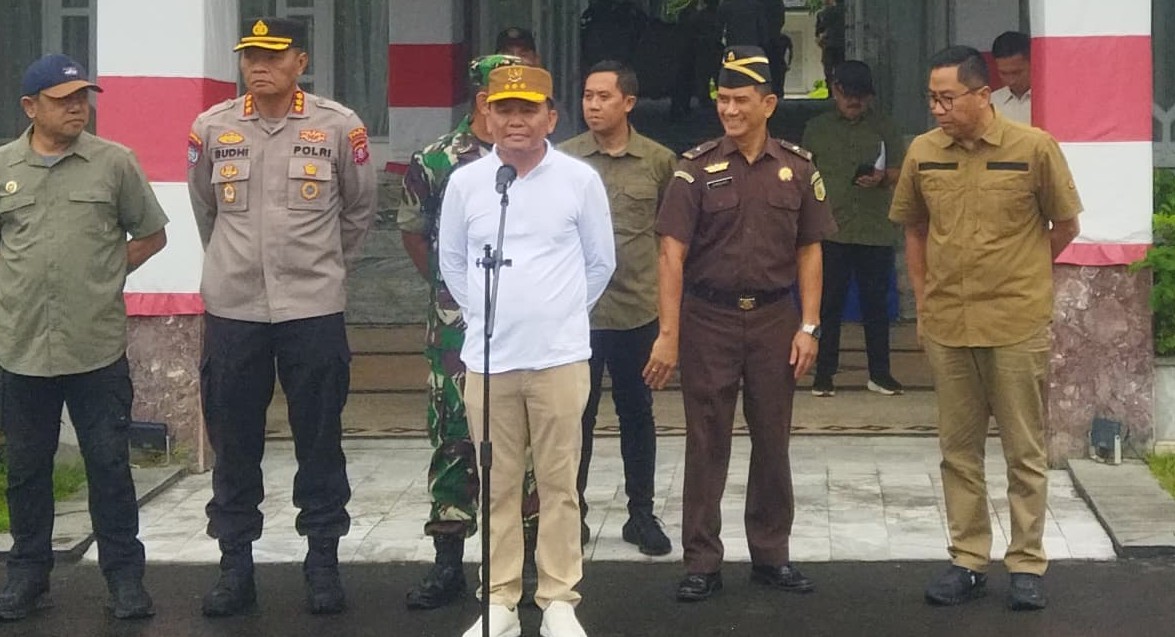 Plt. Kadis Ketahanan Pangan Prov. Kalteng Ikuti Pelepasan Pengiriman Bantuan Darurat Bencana Banjir