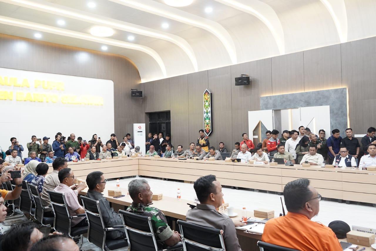 Gubernur Kalteng Agustiar Sabran Pimpin Pertemuan Sekaligus Rapat dengan Bupati se-DAS Barito