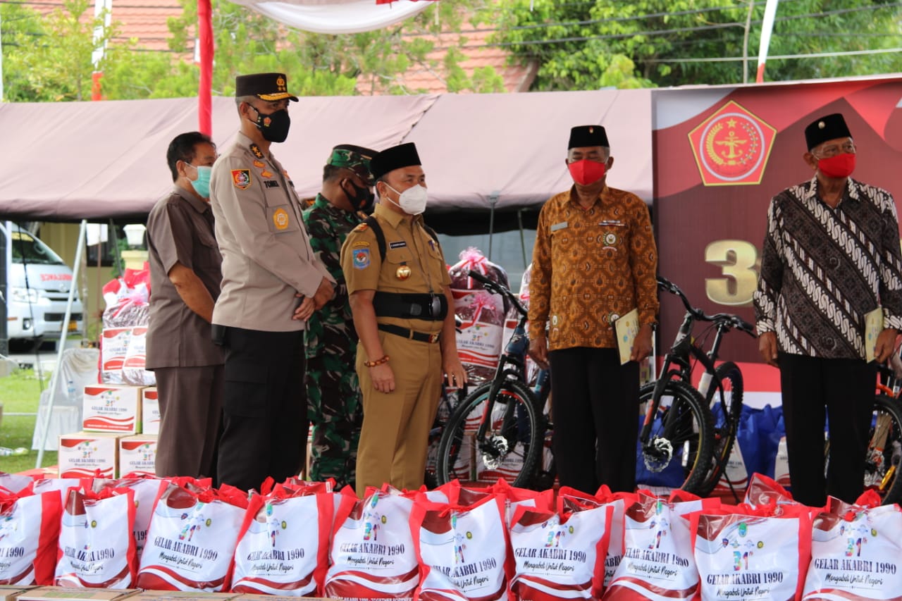 Gubernur Kalteng Tinjau Bakti Sosial dan Vaksinasi Massal di Polda Kalteng