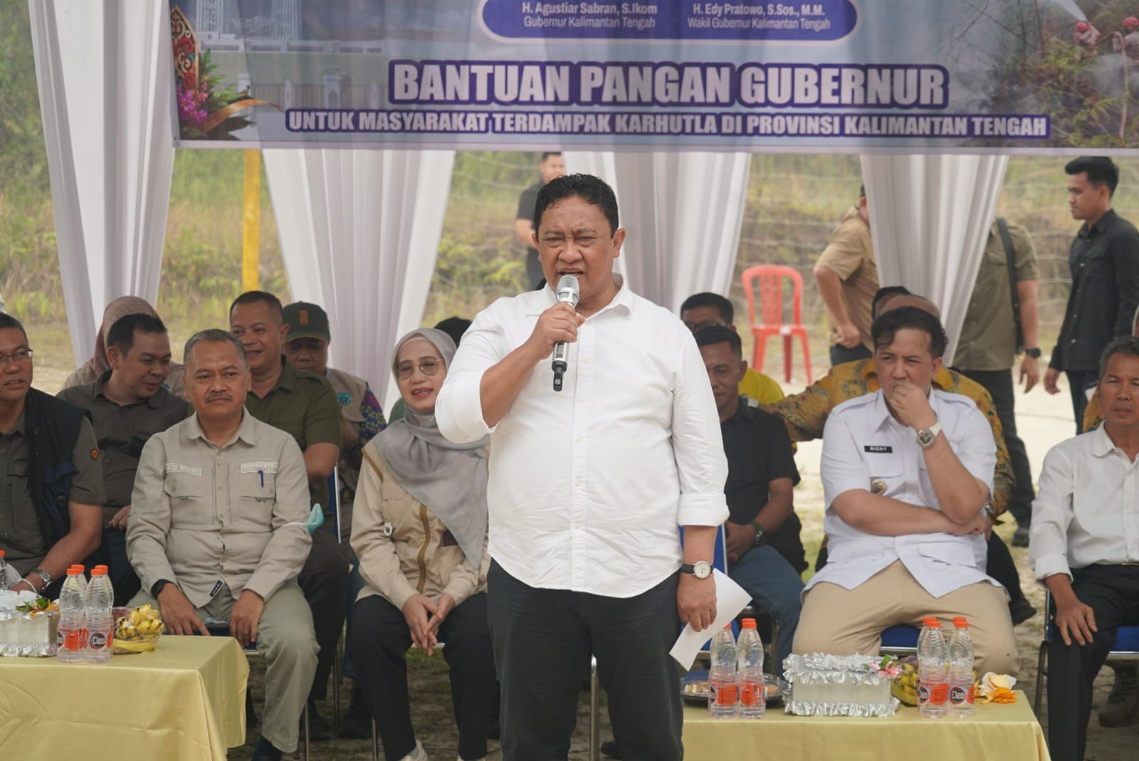 Wagub Kalteng Edy Pratowo Salurkan Bantuan Pangan, BLT KHBS, dan Layanan Kesehatan bagi Masyarakat Terdampak Karhutla
