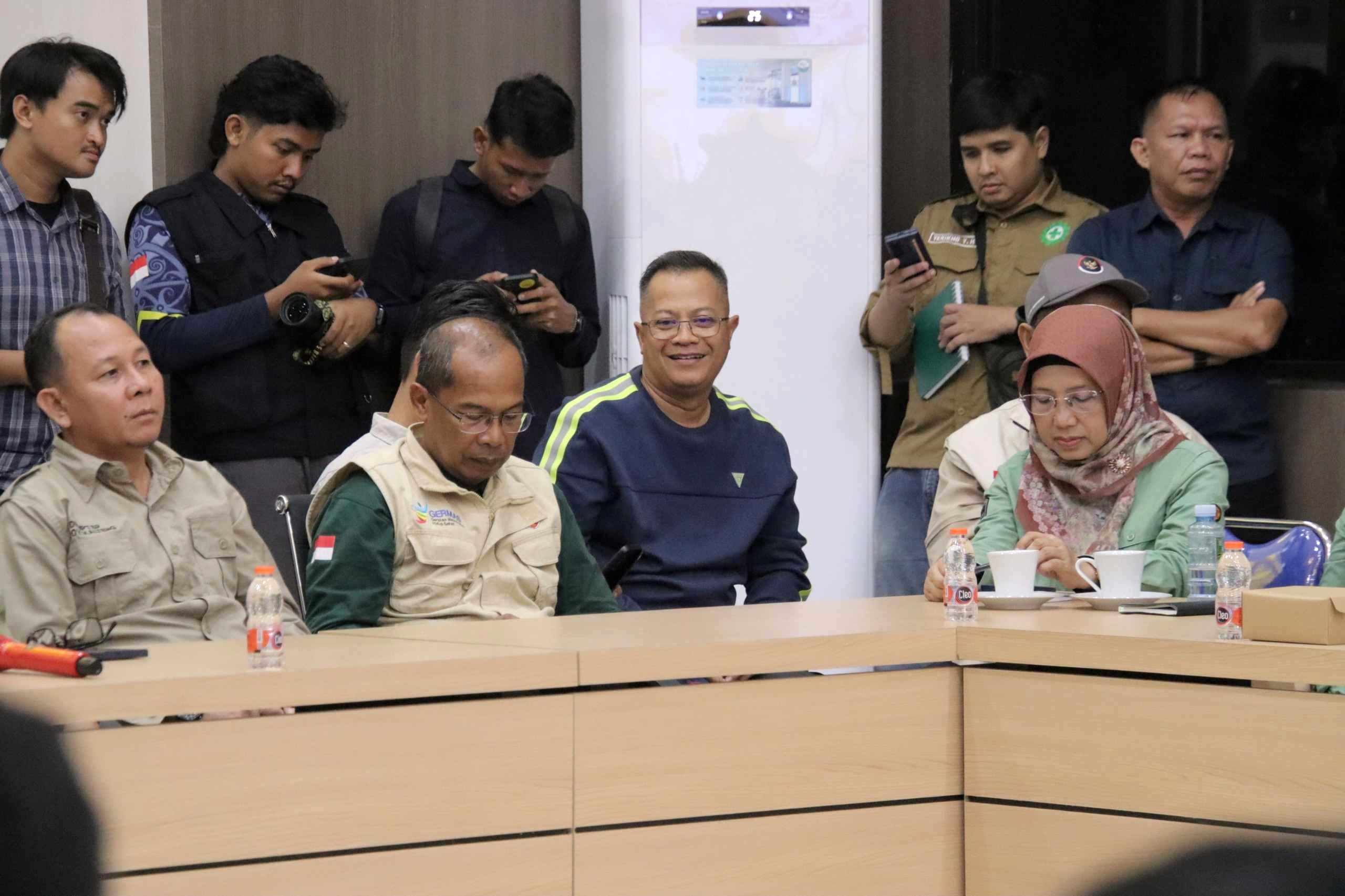 Kadis PMD Prov. Kalteng Aryawan Dampingi Gubernur Kalteng Agustiar Sabran Rapat Bersama Para Bupati se-DAS Barito