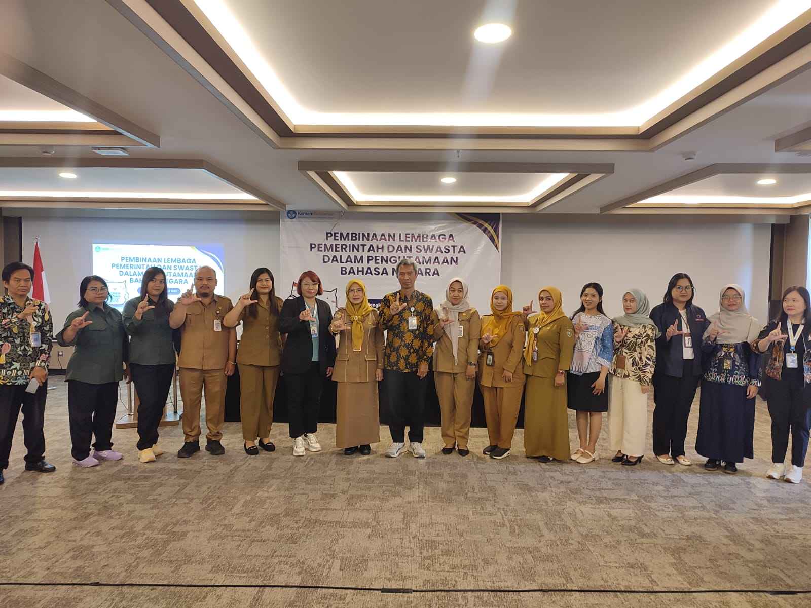 Asisten Administrasi Umum Setda Kalteng Sunarti Buka Pembinaan Pengutamaan Bahasa Negara 2026