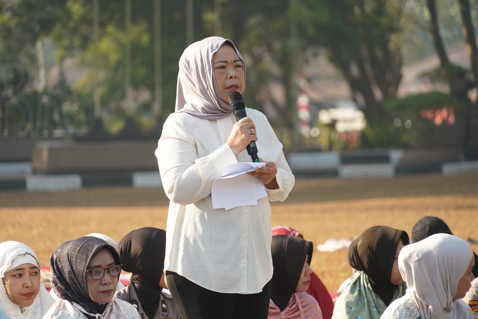 Gubernur Agustiar Sabran Bersama Masyarakat Kobar Gelar Salat Istisqa dan Doa Bersama