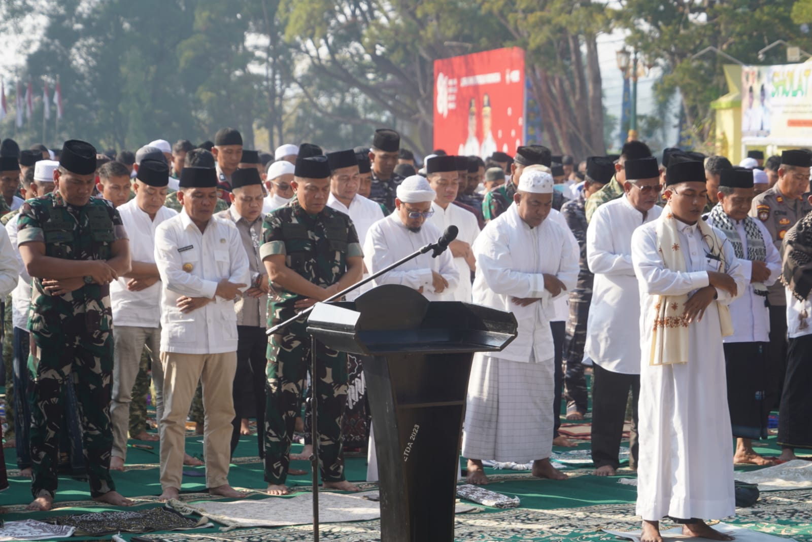 Gubernur Agustiar Sabran Bersama Masyarakat Kobar Gelar Salat Istisqa dan Doa Bersama