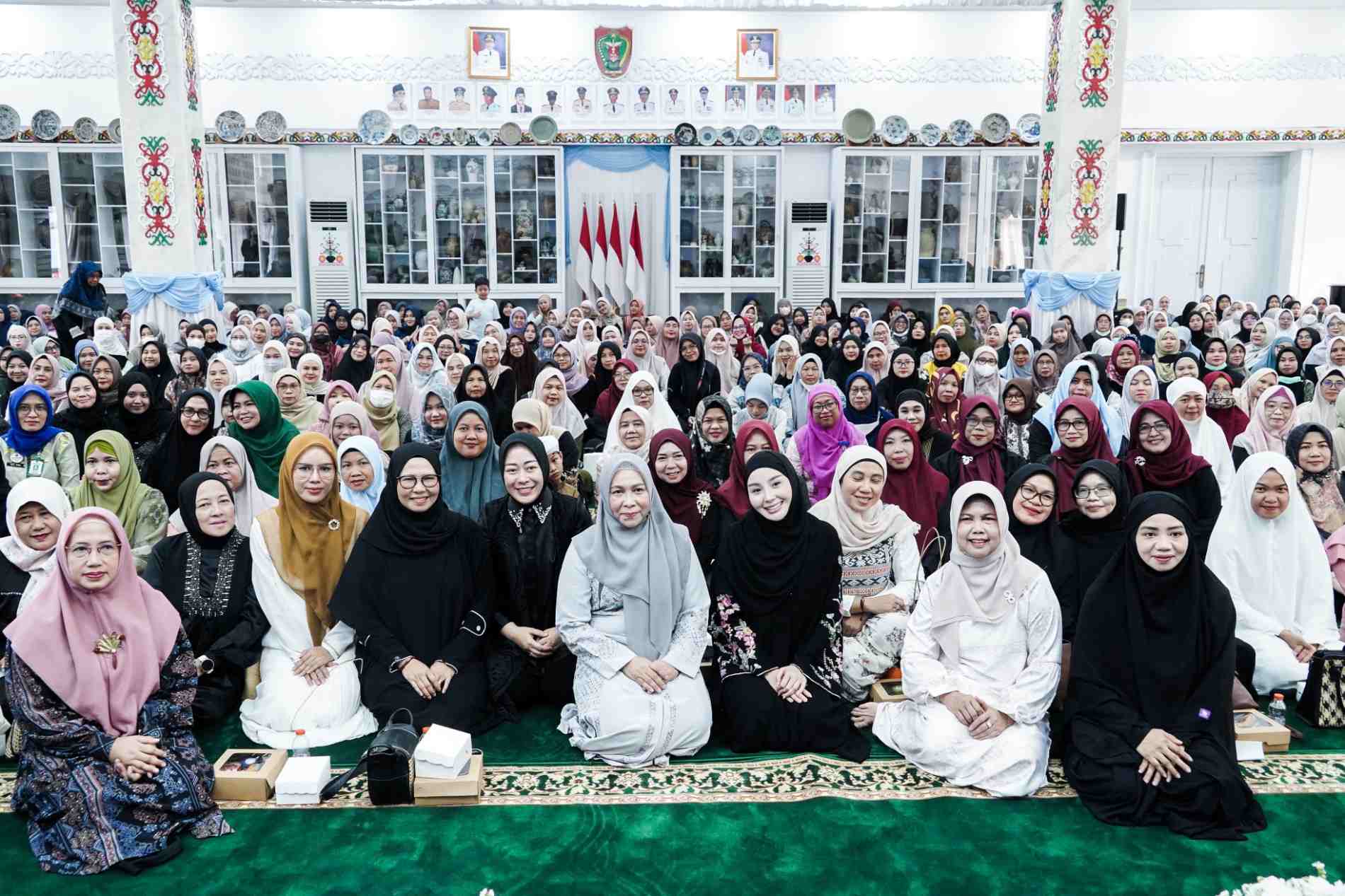 Pengajian Rutin Muslimah Pemprov Kalteng Dirangkaikan dengan Peringatan Maulid Nabi 1448 H