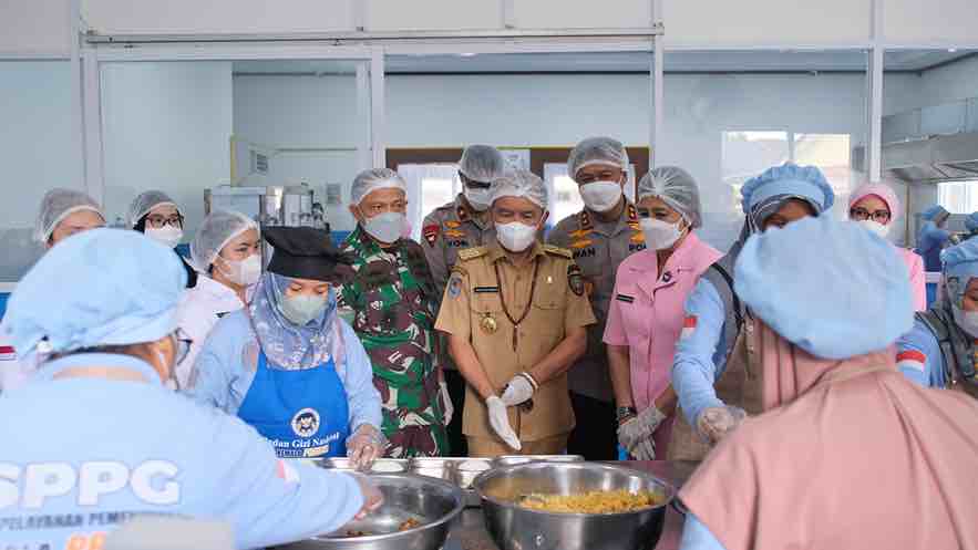 Gubernur Kalteng Agustiar Sabran, Tinjau Green House Inovatif di SPPG Polda Kalteng