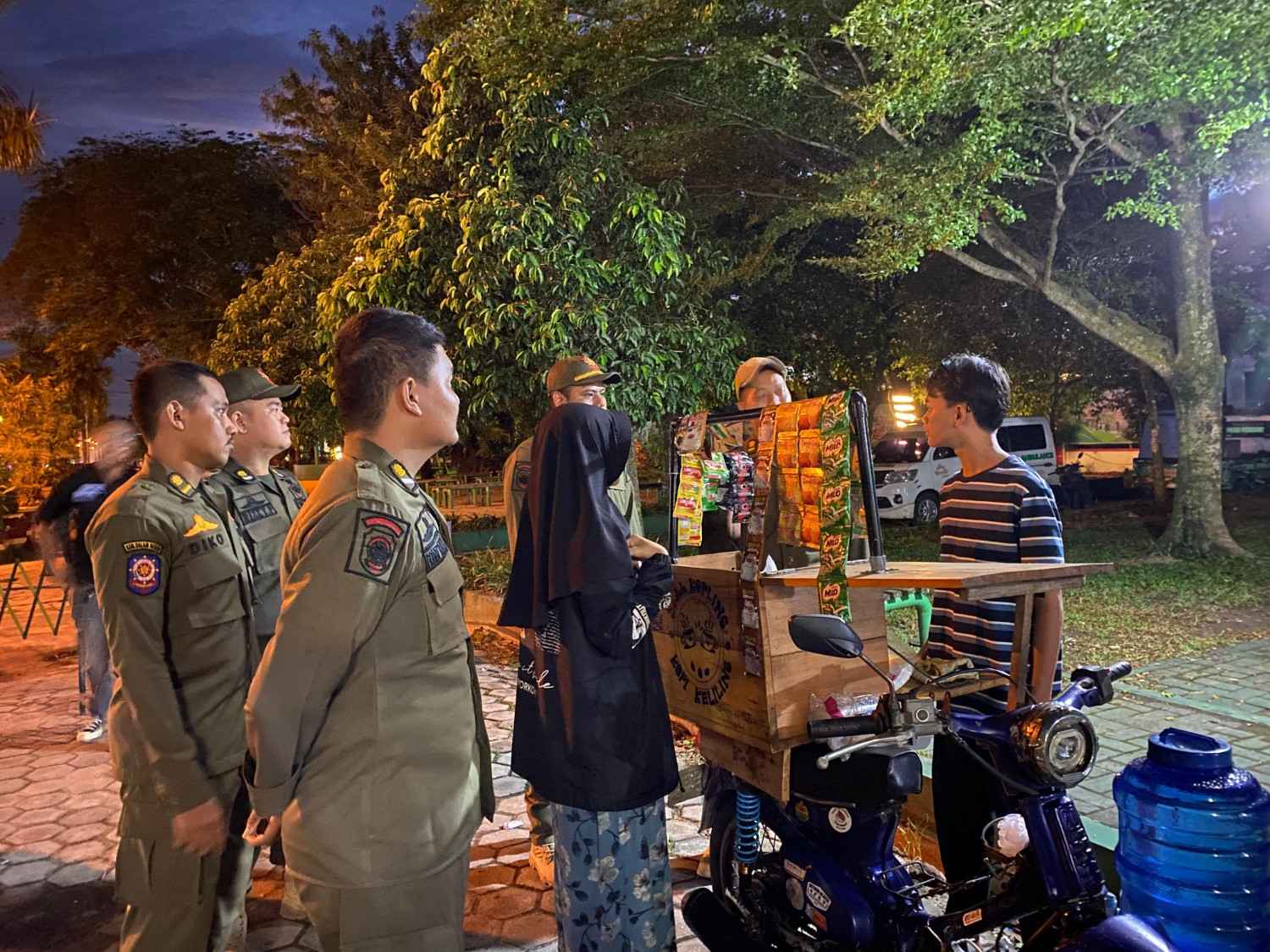 Satpol PP Prov. Kalteng Jaga Ketertiban Selama Gelaran Huma Betang Night