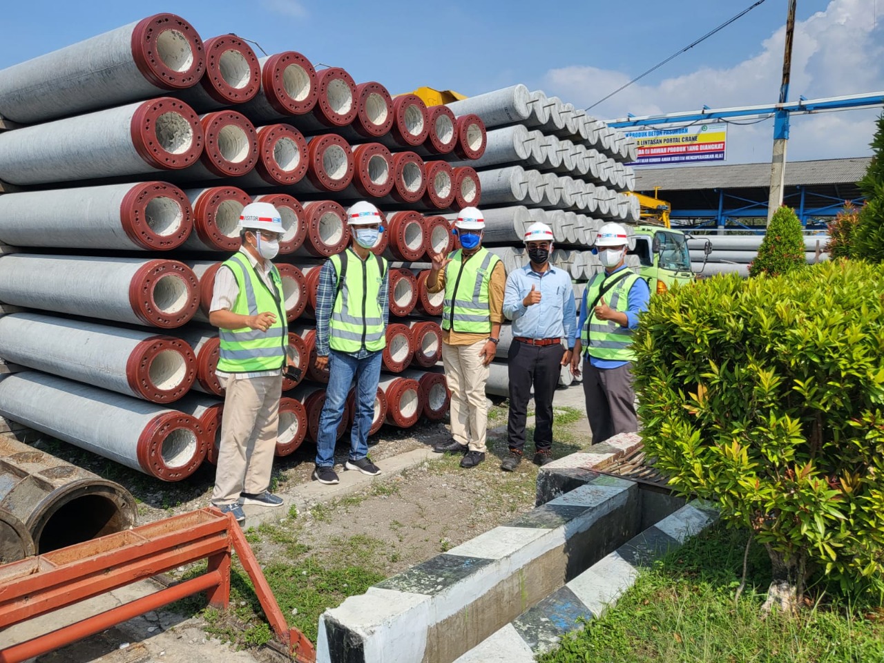 Kadislutkan Prov. Kalteng Kunjungi Pabrik PT WIKA Beton Tbk Pasuruan Jawa Timur