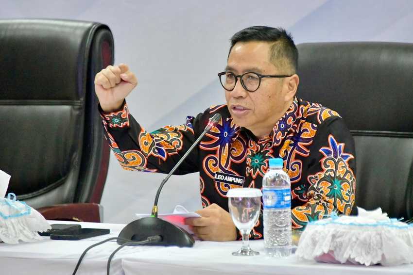 Kepala Bappedalitbang Prov. Kalteng Leonard S. Ampung Buka Rapat Verifikasi dan Finalisasi Usulan Kab/Kota dan Pokir DPRD Pada Ranhir RKPD Prov. Kalteng