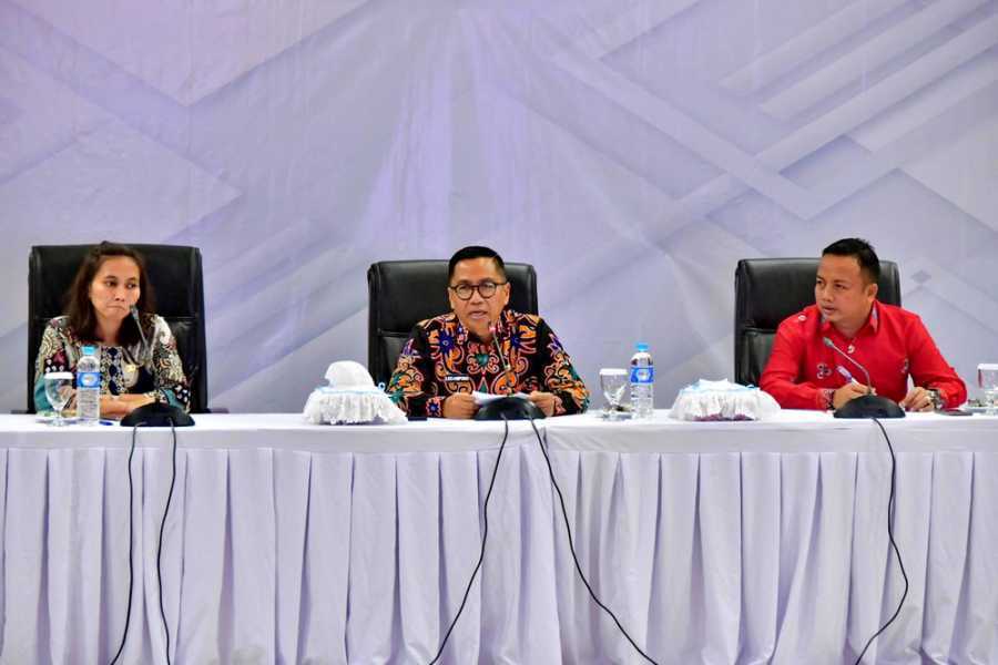 Kepala Bappedalitbang Prov. Kalteng Leonard S. Ampung Buka Rapat Verifikasi dan Finalisasi Usulan Kab/Kota dan Pokir DPRD Pada Ranhir RKPD Prov. Kalteng