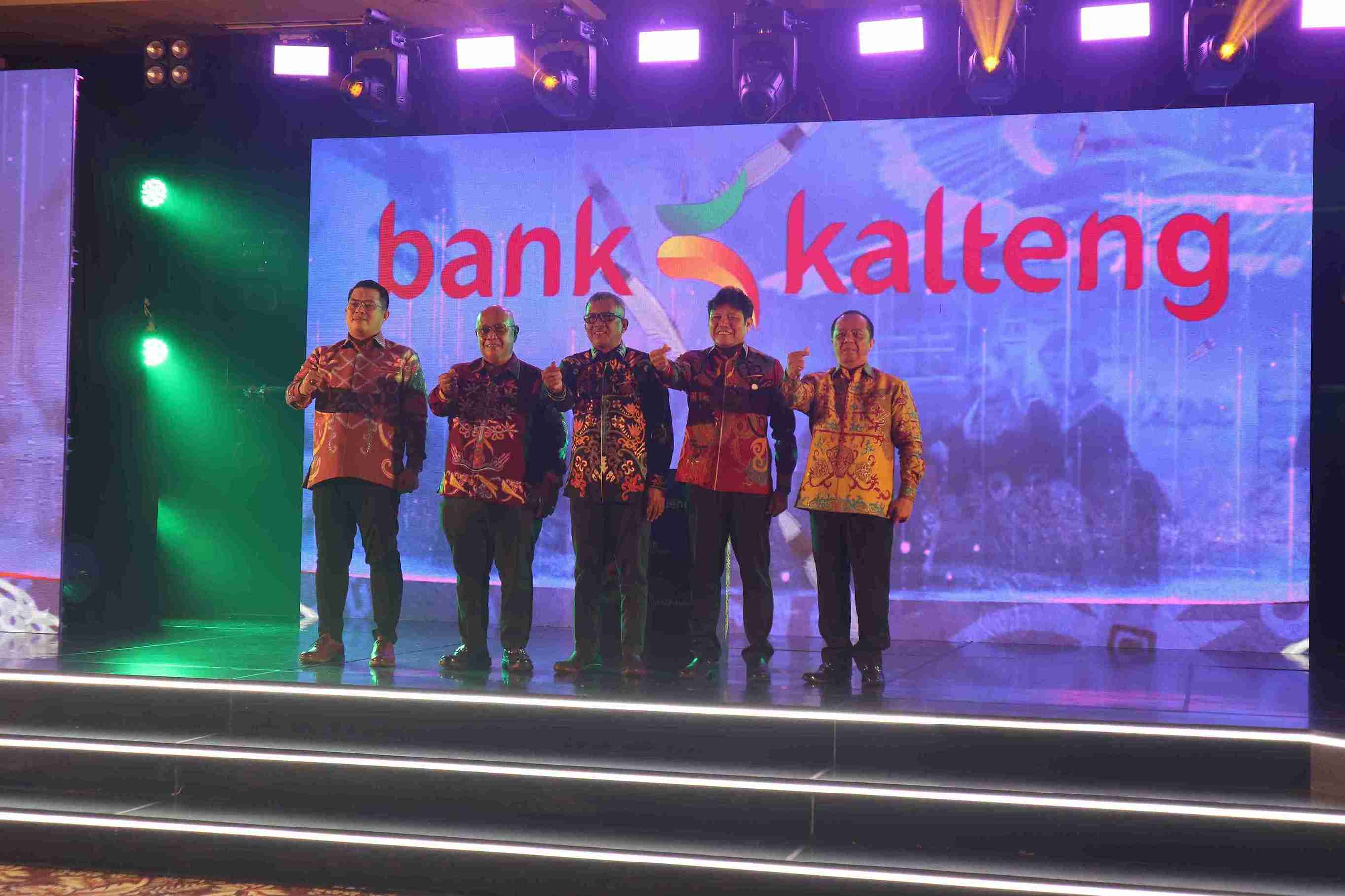 Kepala DP3APPKB Linae Victoria Aden Hadiri Acara Malam Puncak Perayaan Ulang Tahun Bank Kalteng Ke-63