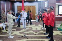 Gubernur Kalteng Agustiar Sabran Mengukuhkan Ketua Pemuda Dayak Pada Musyawarah Nasional DPP Perpedayak Tahun 2025 