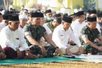 Gubernur Agustiar Sabran Bersama Masyarakat Kobar Gelar Salat Istisqa dan Doa Bersama